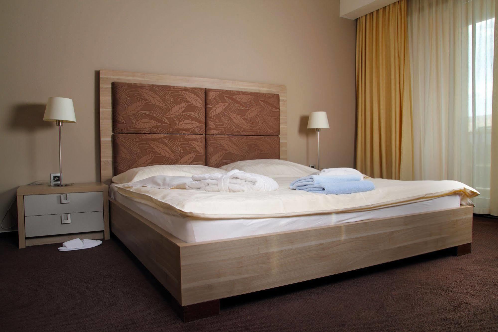 Wellness Hotel Diplomat Rajecké Teplice Eksteriør billede